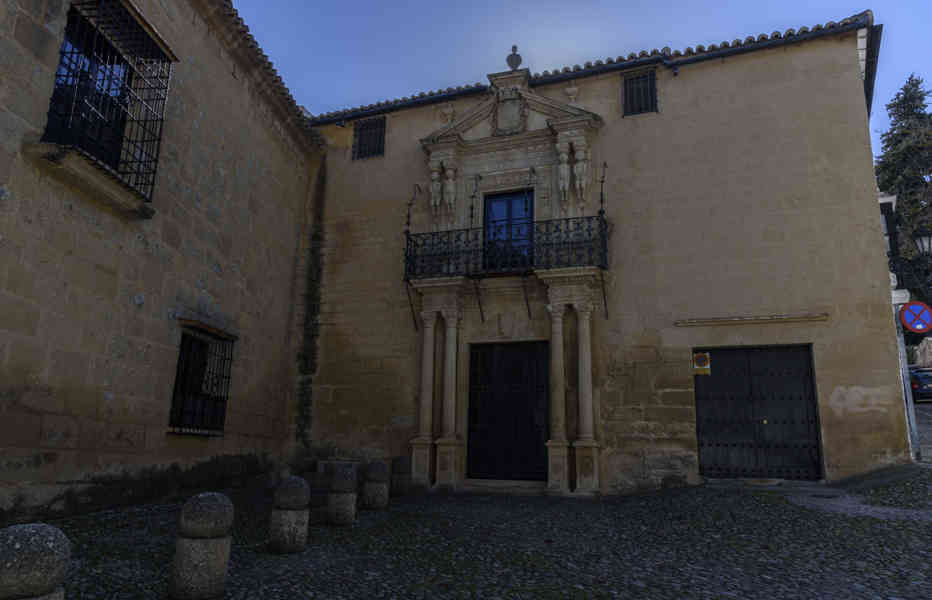 Málaga - Ronda 062 - palacio de los marqueses de Salvatierra.jpg